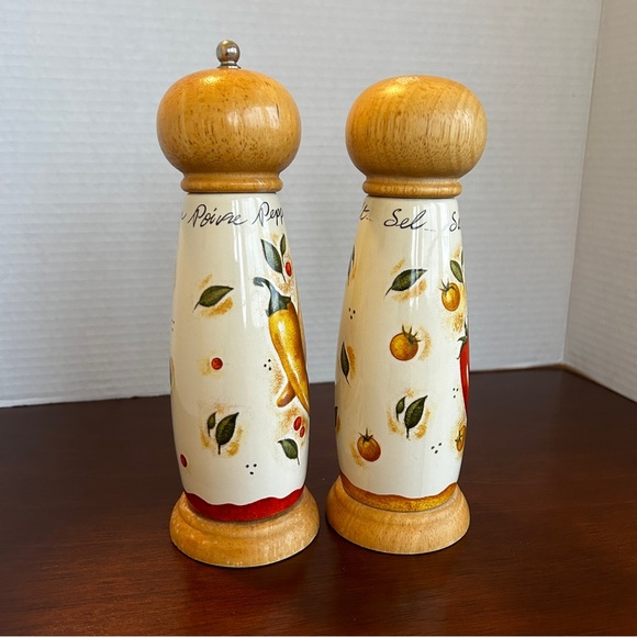 Wood and Ceramic Salt Shaker and Pepper Grinder Tomato and Chili Pepper Design - Picture 3 of 6